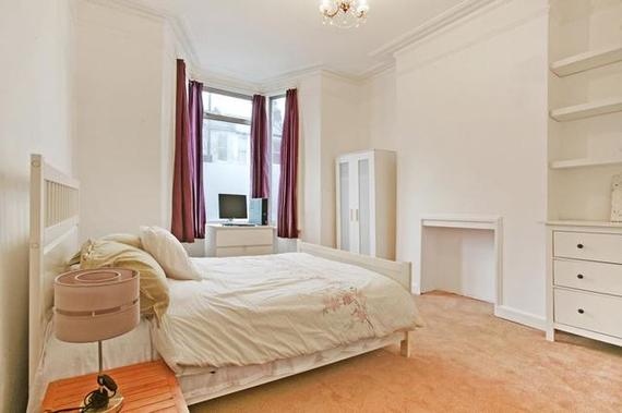 2 bedroom Flat to re...